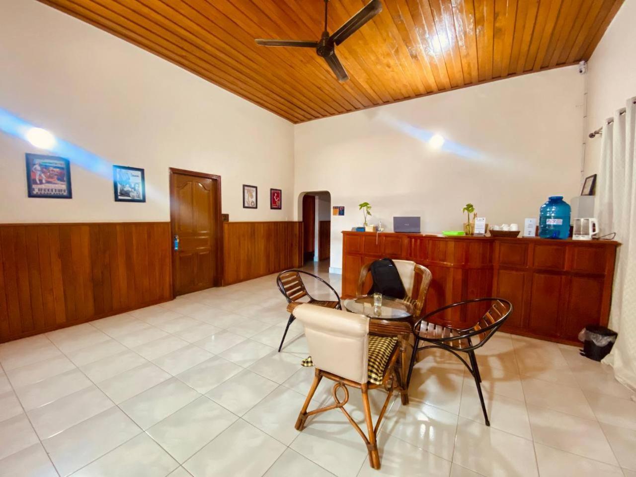 Ecran Riverfront Guesthouse Kampot Eksteriør billede